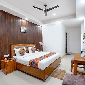 Fabhotel Frolic Luxury Stay